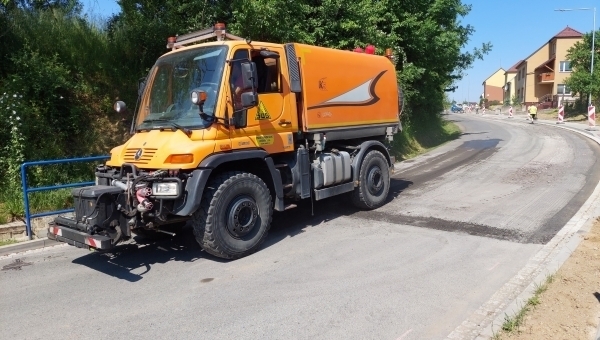 Jarní práce na silnicích na Slovácku jsou v plném proudu 