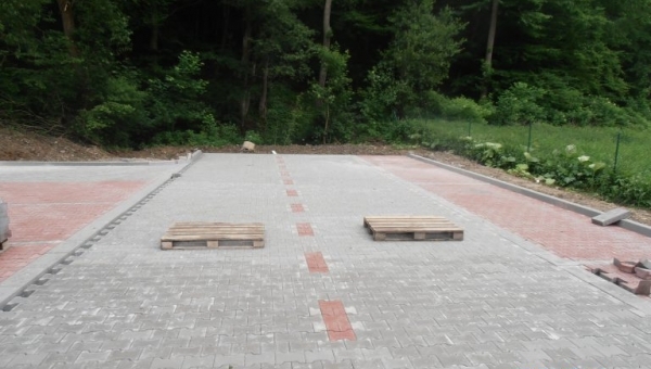 Salaš – stavba parkoviště